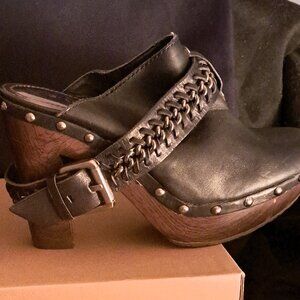 Gianni Bini Black  Leather Heels